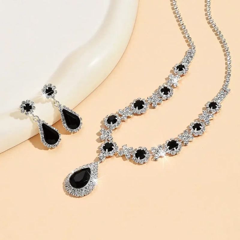 Elegant Jewelry Set with Necklace and Drop Earrings